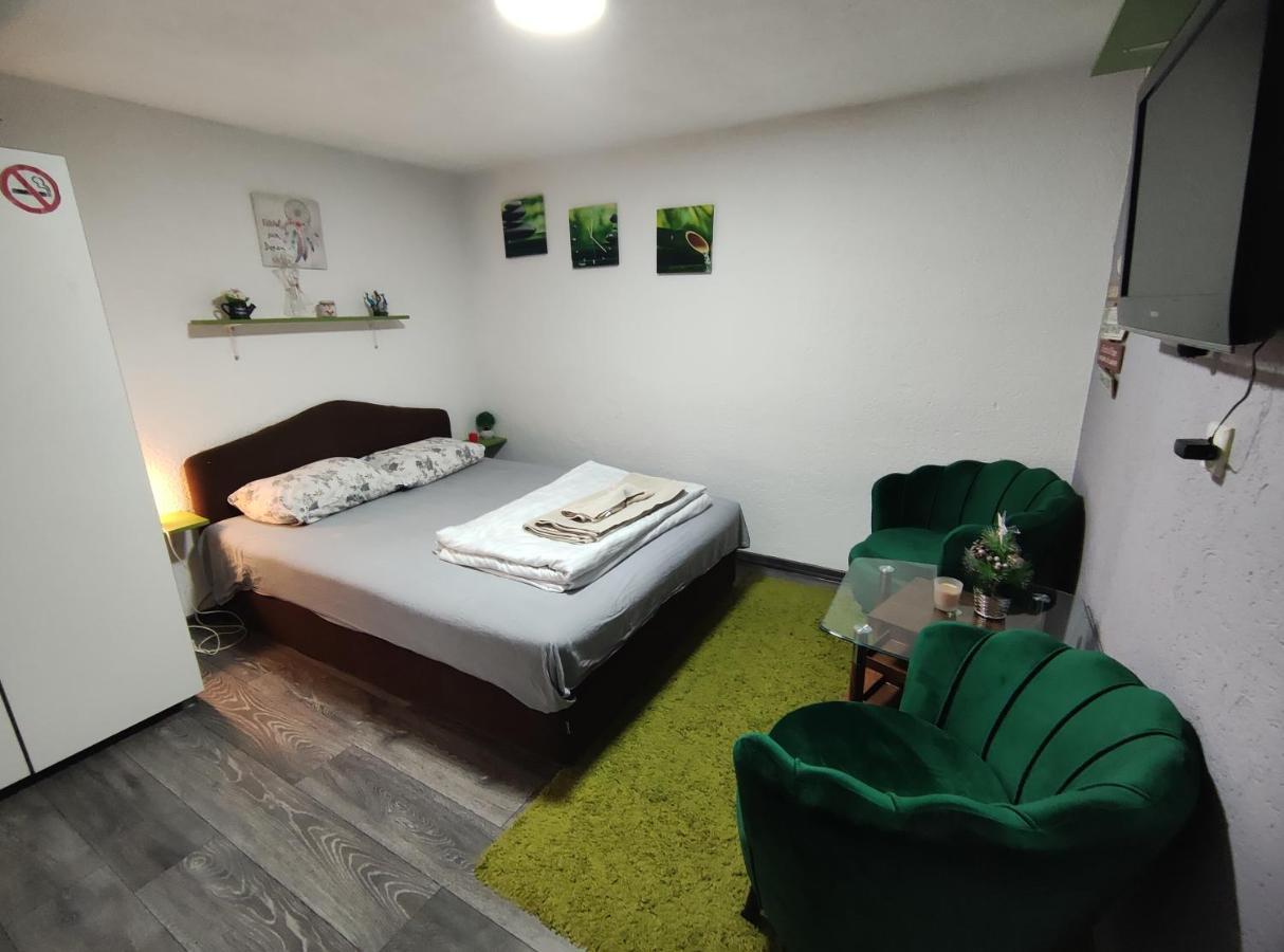 Vini Studio With Private Parking Skopje Buitenkant foto